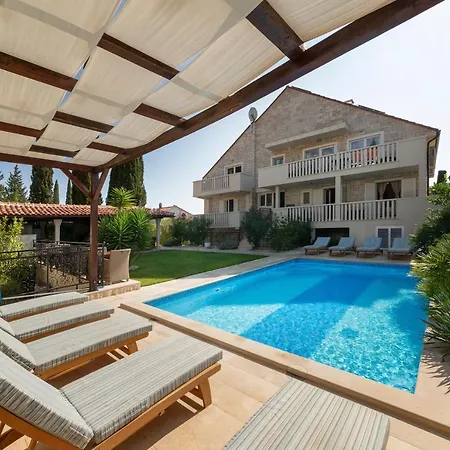 Serviced Family By The Sea, Mezaninе Lеvеl